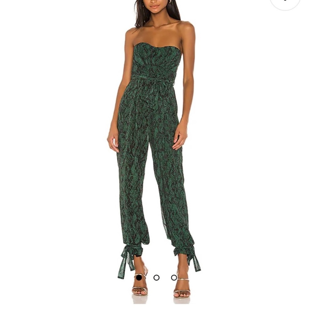 x REVOLVE Gwendolyn Jumpsuit in Green Snake
MICHAEL COSTELLO
Color: Green Snake